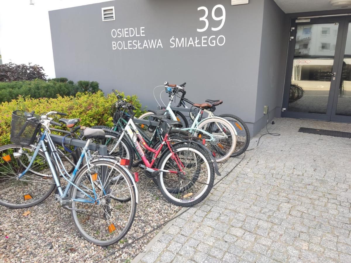 1110 Smialego 39 - Tanie Pokoje W Apartamencie - Samodzielne Zameldowanie - Self Check In Poznan Exterior photo