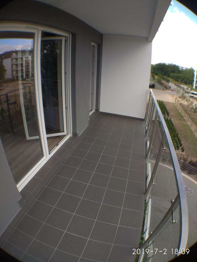 1110 Smialego 39 - Tanie Pokoje W Apartamencie - Samodzielne Zameldowanie - Self Check In Poznan Exterior photo
