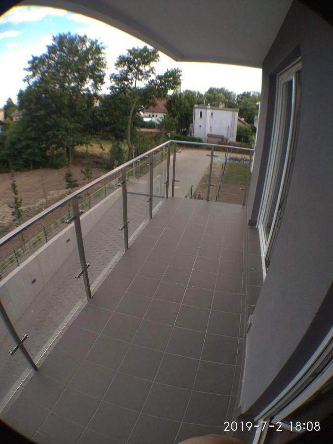 1110 Smialego 39 - Tanie Pokoje W Apartamencie - Samodzielne Zameldowanie - Self Check In Poznan Exterior photo